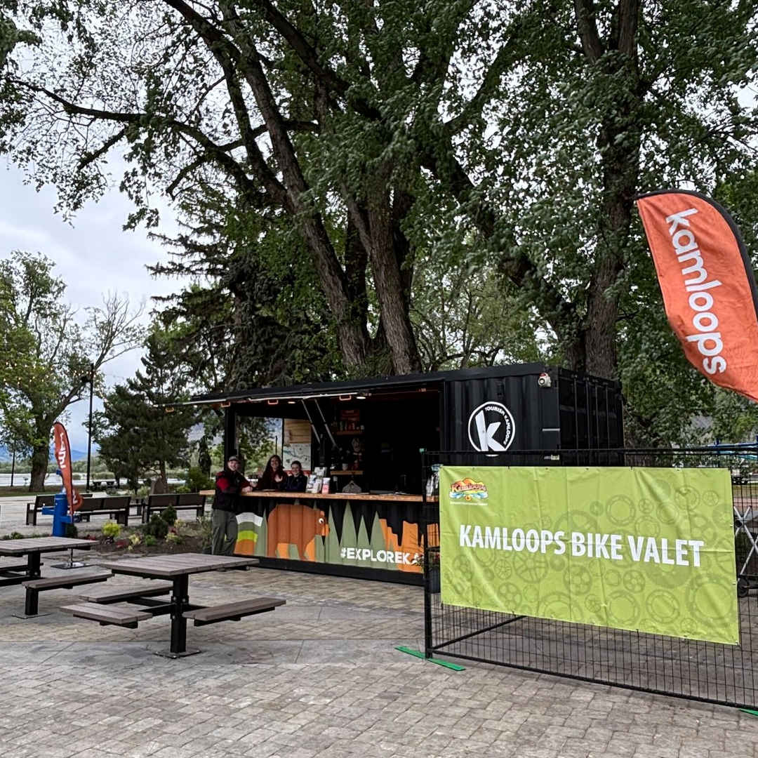 Loops Explorer Station and Bike Valet — Riverside Park