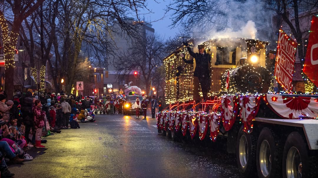 Santa Claus Parade — Home for the Holidays